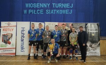 Drużyna "Starzy i Młodzi" zwycięzcą Wiosennego Turnieju Piłki Siatkowej