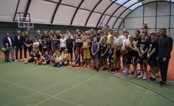 Druga edycja rodzinnej rywalizacji w koszykówce za nami 